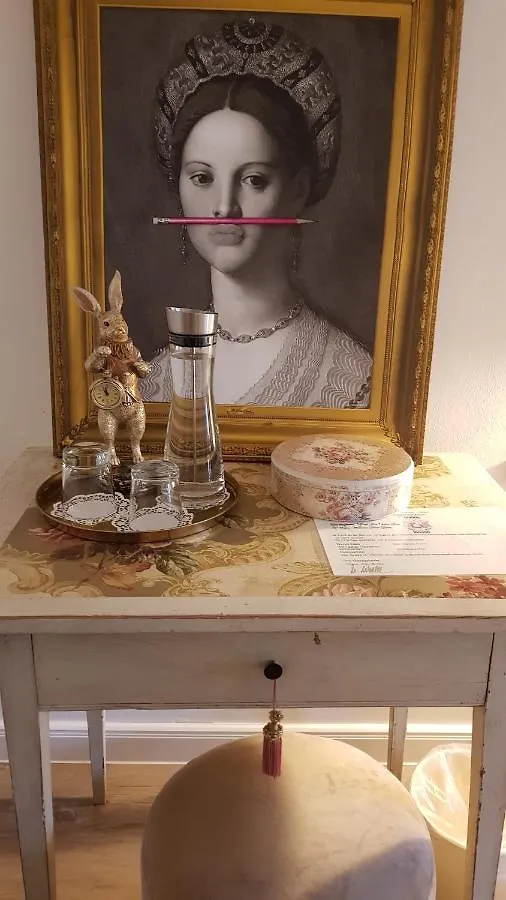 Das Kleine Hotel Iphofen, Fruehstueckszauber, No Waste, Nachhaltig, Nahe Aller Weingueter, Knauf Gips Kg Und Connekt, Kleines Secret Mit Garten & Terrassen, Tv Mirrorring, 55