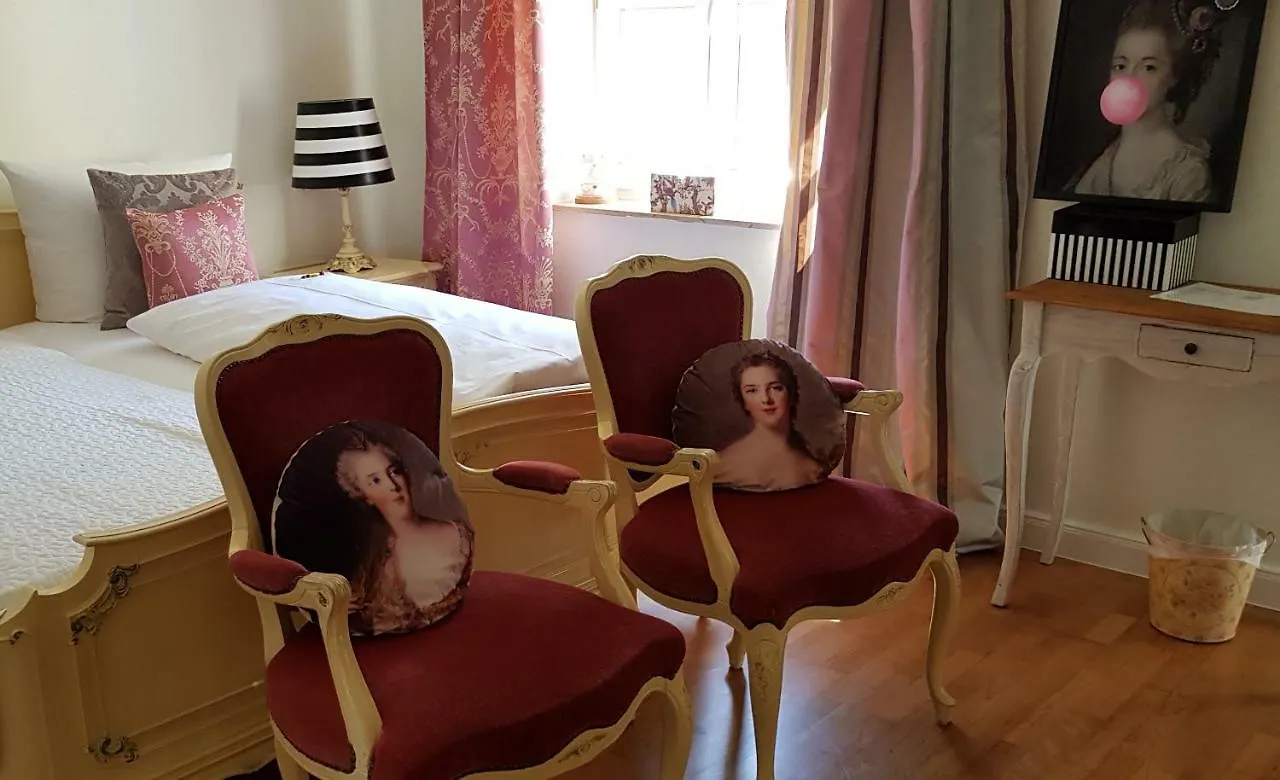 Das Kleine Hotel Iphofen, Fruehstueckszauber, No Waste, Nachhaltig, Nahe Aller Weingueter, Knauf Gips Kg Und Connekt, Kleines Secret Mit Garten & Terrassen, Tv Mirrorring, 55