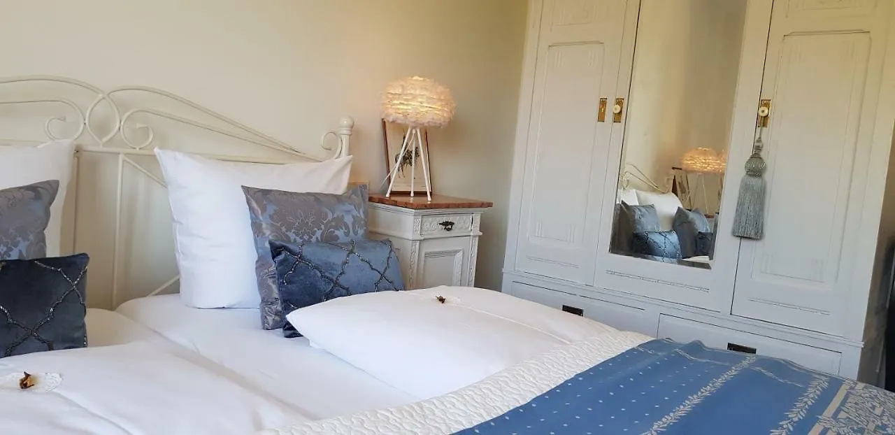 Das Kleine Hotel Iphofen, Fruehstueckszauber, No Waste, Nachhaltig, Nahe Aller Weingueter, Knauf Gips Kg Und Connekt, Kleines Secret Mit Garten & Terrassen, Tv Mirrorring, 55