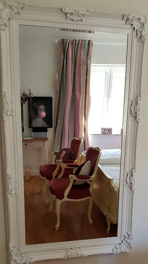 Das Kleine Hotel Iphofen, Fruehstueckszauber, No Waste, Nachhaltig, Nahe Aller Weingueter, Knauf Gips Kg Und Connekt, Kleines Secret Mit Garten & Terrassen, Tv Mirrorring, 55