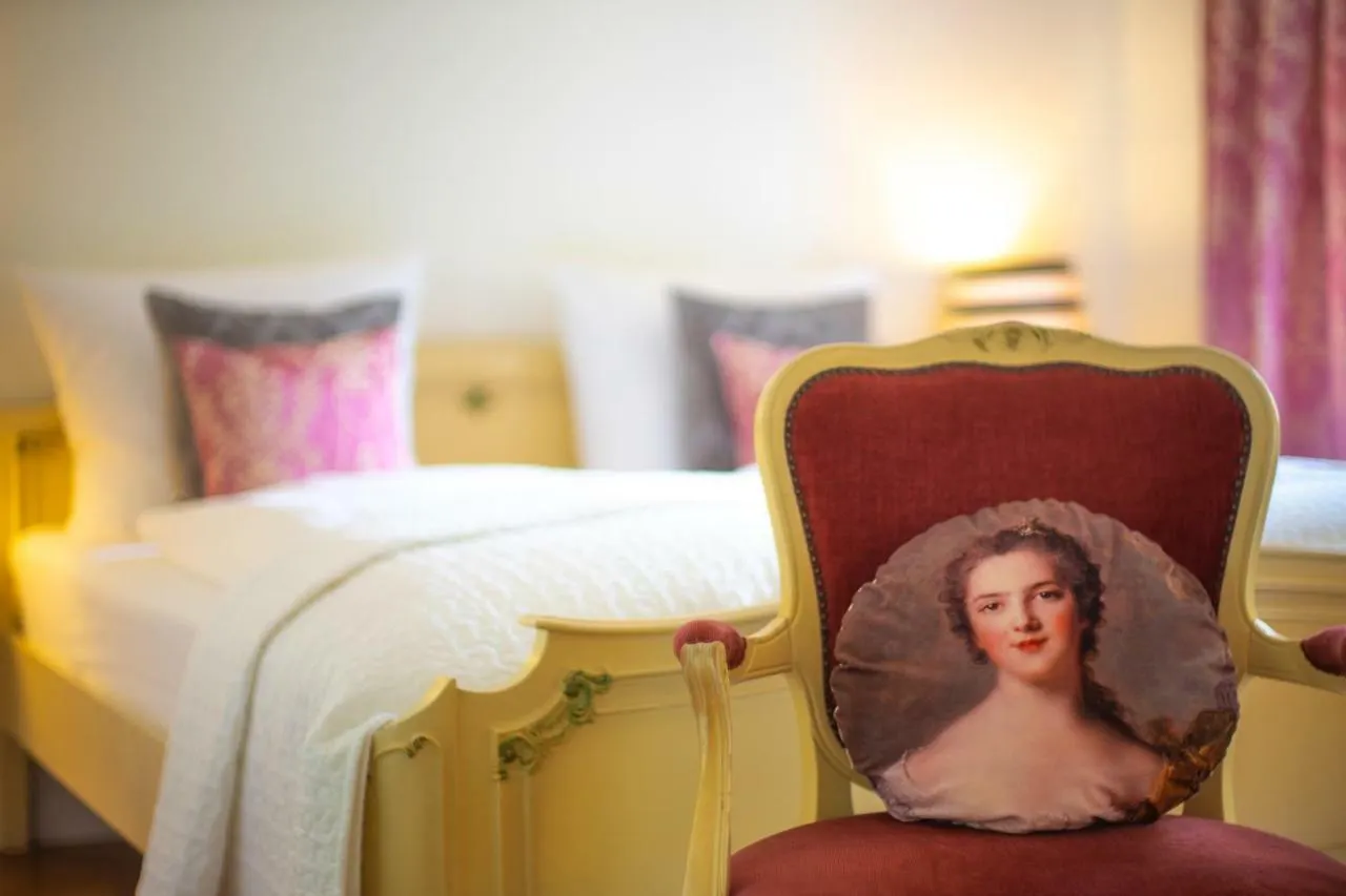 Das Kleine Hotel Iphofen, Fruehstueckszauber, No Waste, Nachhaltig, Nahe Aller Weingueter, Knauf Gips Kg Und Connekt, Kleines Secret Mit Garten & Terrassen, Tv Mirrorring, 55